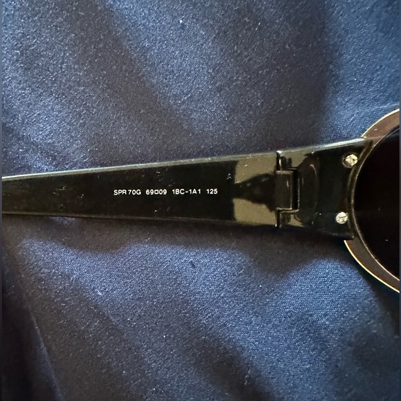 Prada vintage sunglasses - got it in early 2000’s - No call out. Unisex - Picture 5 of 7